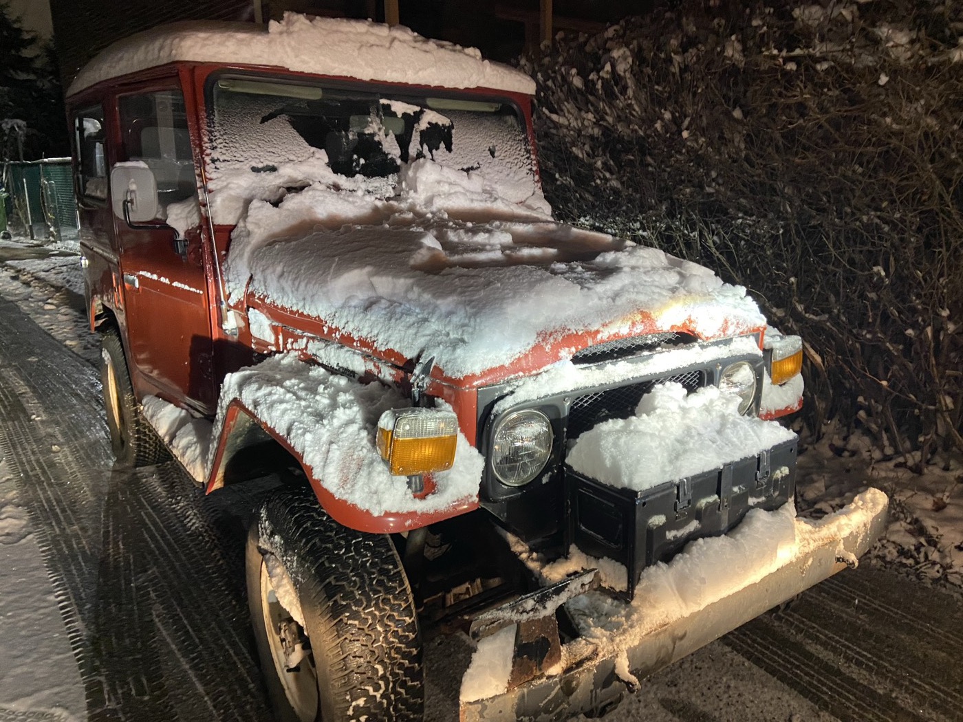 BJ40 Land Cruiser in snow